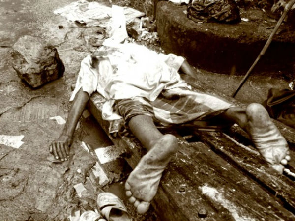 স্টোনম্যান আতঙ্ক : হাওড়ায় যুবকের মাথা থেঁতলে খুনের ঘটনায় আটক ২ স্টোনম্যান আতঙ্ক : হাওড়ায় যুবকের মাথা থেঁতলে খুনের ঘটনায় আটক ২