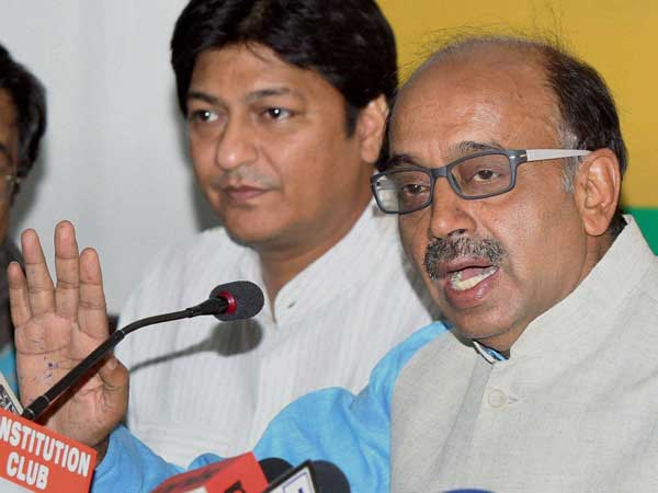 রুপো জিতুন বা সোনা, প্রতিবন্ধী খেলোয়াড়রা 'খেলরত্ন' পাবেন না! রুপো জিতুন বা সোনা, প্রতিবন্ধী খেলোয়াড়রা 'খেলরত্ন' পাবেন না!