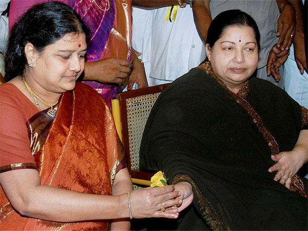শশীকলা এআইএডিএমকে প্রধান?