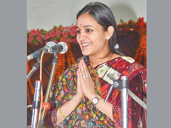 উত্তরপ্রদেশ নির্বাচন: জমজমাট লখনউ ক্যান্টনমেন্টের যুদ্ধে, কতটা প্রাসঙ্গিক যাদব পরিবারের অপর্ণা উত্তরপ্রদেশ নির্বাচন: জমজমাট লখনউ ক্যান্টনমেন্টের যুদ্ধে, কতটা প্রাসঙ্গিক যাদব পরিবারের অপর্ণা
