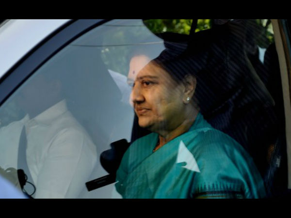 পয়েজ গার্ডেনে ফিরে আসা