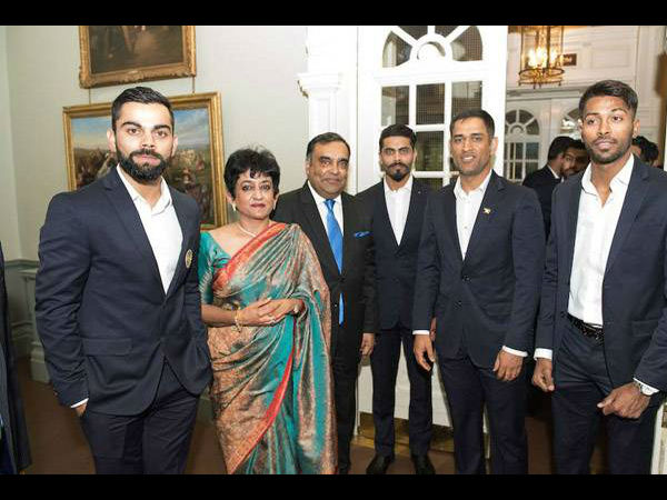 ডিনার বিশ্রাম সাঙ্গ করে ফোকাসড টিম ইন্ডিয়া, সেমিফাইনালে বাংলা বধের কী অঙ্ক কষছেন কুম্বলে-কোহলি ডিনার বিশ্রাম সাঙ্গ করে ফোকাসড টিম ইন্ডিয়া, সেমিফাইনালে বাংলা বধের কী অঙ্ক কষছেন কুম্বলে-কোহলি