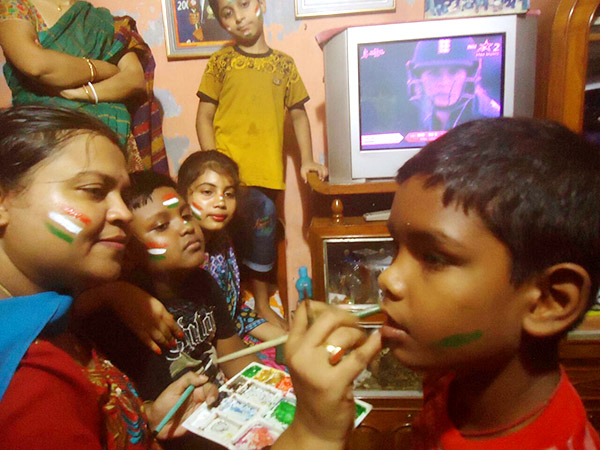 গর্বিত পরিবার গর্বিত পরিবার