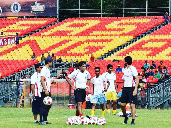 কলকাতা এখন তাঁর ভিটে মাটি, ব্রাজিলিয় এই ফিটনেস ট্রেনার এখন ময়দানের প্রাণ কলকাতা এখন তাঁর ভিটে মাটি, ব্রাজিলিয় এই ফিটনেস ট্রেনার এখন ময়দানের প্রাণ