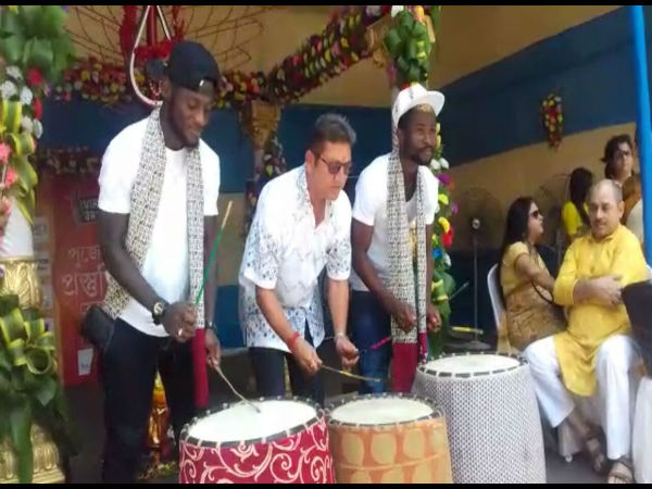 'ঢাকের তালে কোমড় দোলে', কারা বাজালেন ঢাক দেখলে চমকে যাবেন 'ঢাকের তালে কোমড় দোলে', কারা বাজালেন ঢাক দেখলে চমকে যাবেন