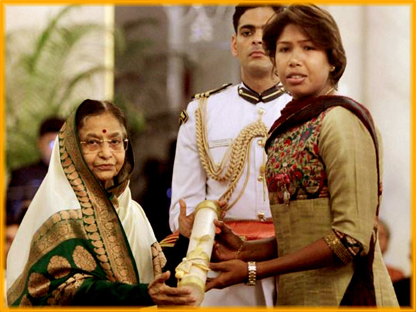 সোনার মেয়ে ঝুলন সোনার মেয়ে ঝুলন