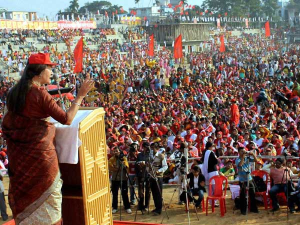 ওয়েইসিকে আক্রমণ
