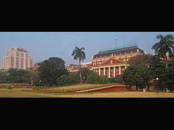 মহাকরণে কেরোসিন, আগুন লাগানোর চক্রান্ত অভিযোগ স্বরাষ্ট্রমন্ত্রীর মহাকরণে কেরোসিন, আগুন লাগানোর চক্রান্ত অভিযোগ স্বরাষ্ট্রমন্ত্রীর