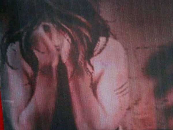 আদালতে যাওয়ার পথে আগুন