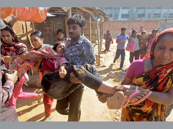 কাল বাংলাদেশের নির্বাচন, ভোটারদের নিরাপত্তা নিয়ে উদ্বেগে পুলিশ কাল বাংলাদেশের নির্বাচন, ভোটারদের নিরাপত্তা নিয়ে উদ্বেগে পুলিশ