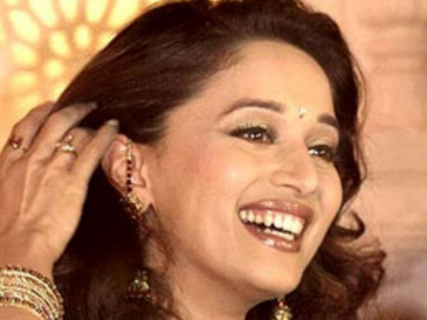 'দেড় ইশকিয়া' ছবির জন্য ১কোটি টাকার ভরতুকি ঘোষণা ইউপি সরকারের 'দেড় ইশকিয়া' ছবির জন্য ১কোটি টাকার ভরতুকি ঘোষণা ইউপি সরকারের