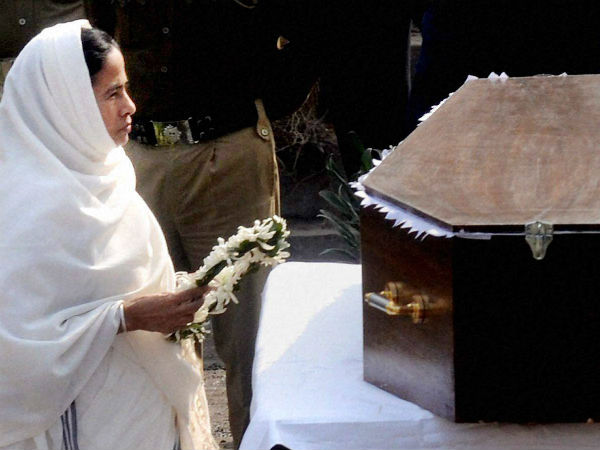 কিছুক্ষণ আরও না হয় রহিলে কাছে...