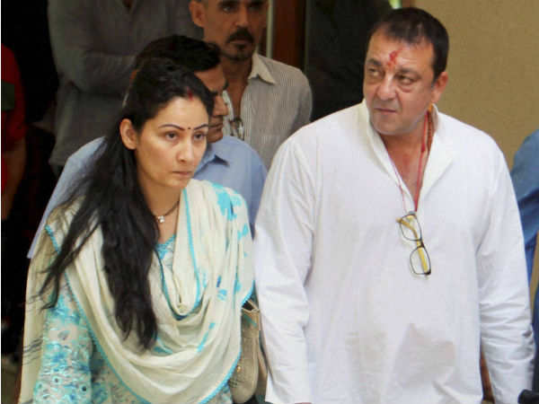ফের প্যারোলের মেয়াদবৃদ্ধির আর্জি জানালেন সঞ্জয় দত্ত ফের প্যারোলের মেয়াদবৃদ্ধির আর্জি জানালেন সঞ্জয় দত্ত