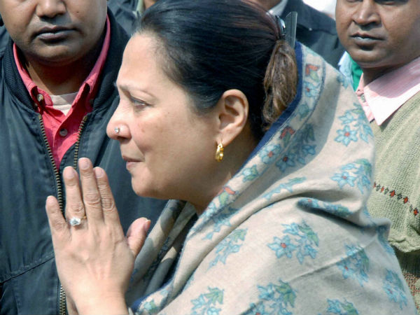 মুনমুন সেনের সঙ্গে দেখা করলেন মমতা, জল্পনা তুঙ্গে মুনমুন সেনের সঙ্গে দেখা করলেন মমতা, জল্পনা তুঙ্গে