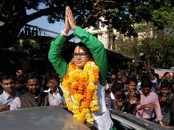 রাখি মহিমা...