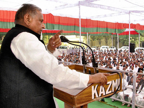 ফের বিতর্ক উষ্কে দিয়ে মুলায়ম বললেন, যৌতুক আইনের ব্যপক অপব্যবহার হচ্ছে ফের বিতর্ক উষ্কে দিয়ে মুলায়ম বললেন, যৌতুক আইনের ব্যপক অপব্যবহার হচ্ছে
