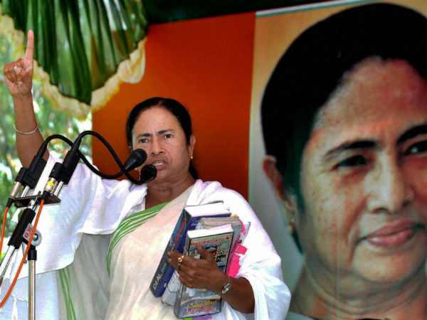 আপনারা বুদ্ধদেব ভট্টাচার্যকে নিয়ন্ত্রণ করতে পারেন, আমাকে নয় : গণমাধ্যমকে তোপ মমতার আপনারা বুদ্ধদেব ভট্টাচার্যকে নিয়ন্ত্রণ করতে পারেন, আমাকে নয় : গণমাধ্যমকে তোপ মমতার
