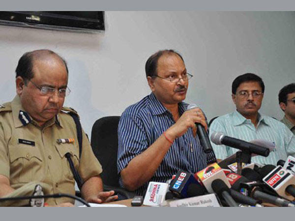 নির্বাচন কমিশনের বিশেষ পর্যবেক্ষকের অপসারণের দাবীতে সরব বিরোধীরা নির্বাচন কমিশনের বিশেষ পর্যবেক্ষকের অপসারণের দাবীতে সরব বিরোধীরা