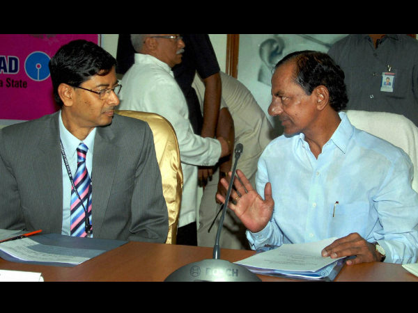 বৈঠকে ব্যস্ত চন্দ্রশেখর