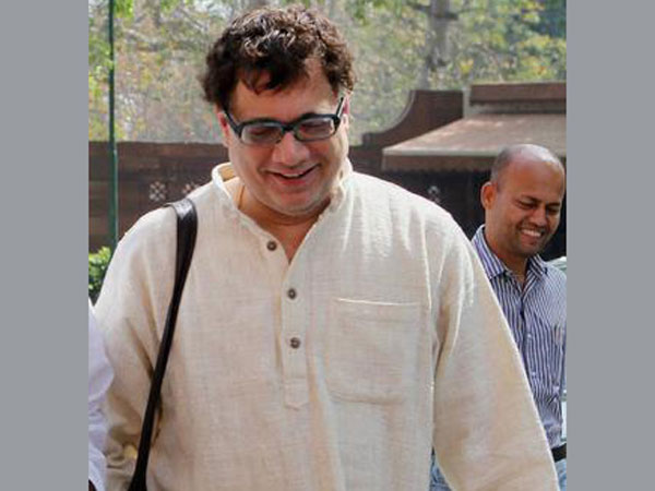 ঘাসফুল 'ডেরেক' দাদার পদ্মফুল 'ব্যারি' ভাই ঘাসফুল 'ডেরেক' দাদার পদ্মফুল 'ব্যারি' ভাই