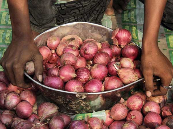 পেঁয়াজের দাম কমার লক্ষণ নেই