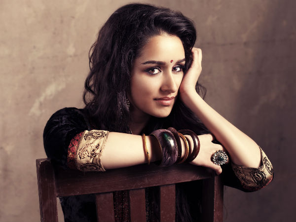 এনসিবির দফতরে সারা-শ্রদ্ধা