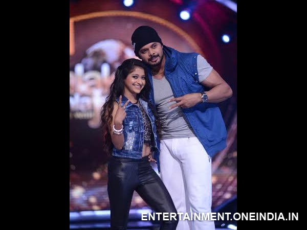 ঝলক দিখলা যা-র মঞ্চ ছেড়ে কেন বেরিয়ে গেলেন ক্ষুব্ধ শ্রীসন্থ? ঝলক দিখলা যা-র মঞ্চ ছেড়ে কেন বেরিয়ে গেলেন ক্ষুব্ধ শ্রীসন্থ?