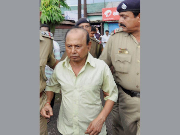ত্রিপুরায় ৩ কর্মচারি খুনের ঘটনায় দোষী সাব্যস্ত সংবাদপত্রের সম্পাদক ত্রিপুরায় ৩ কর্মচারি খুনের ঘটনায় দোষী সাব্যস্ত সংবাদপত্রের সম্পাদক