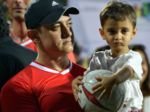 বাবার কোলে ছোট্ট আজাদ