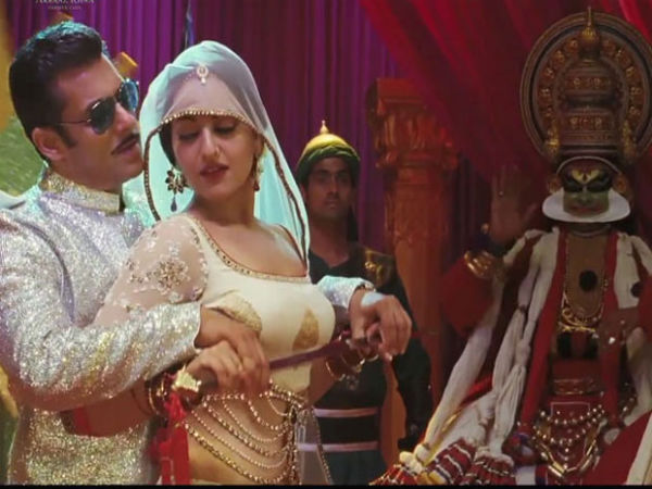 বড় পর্দায় সোনাক্ষীর সঙ্গে জুটি বাঁধতে নারাজ সলমন? বড় পর্দায় সোনাক্ষীর সঙ্গে জুটি বাঁধতে নারাজ সলমন?