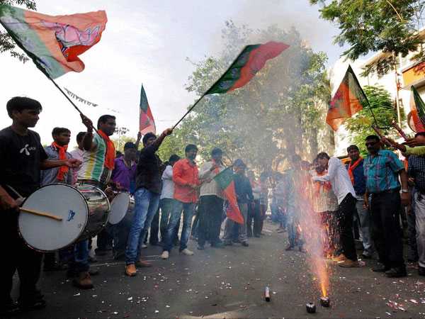 লাইভ : একনজরে ৩ লোকসভা ও ৩২ বিধানসভা আসনের ফলাফল লাইভ : একনজরে ৩ লোকসভা ও ৩২ বিধানসভা আসনের ফলাফল