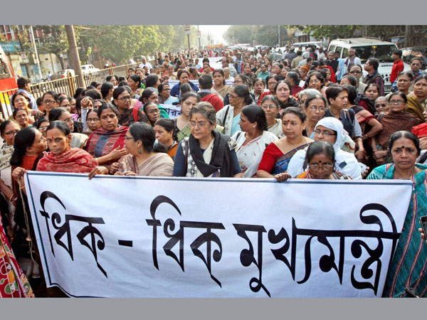 মধ্যমগ্রাম গণধর্ষণ কাণ্ডে ৫ দোষীকে ২০ বছরের কারাদণ্ডের নির্দেশ মধ্যমগ্রাম গণধর্ষণ কাণ্ডে ৫ দোষীকে ২০ বছরের কারাদণ্ডের নির্দেশ