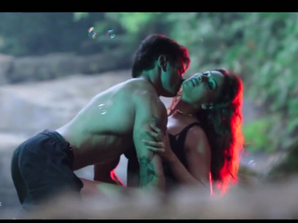 'অ্যালোন'-এর টিজার ভিডিও ৭ দিনে ৪০ লক্ষর বেশি 'ভিউ' পেয়েছে ইউটিউবে 'অ্যালোন'-এর টিজার ভিডিও ৭ দিনে ৪০ লক্ষর বেশি 'ভিউ' পেয়েছে ইউটিউবে