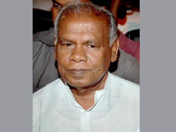 অভিযোগ, জাতপাতের রাজনীতি করছেন বিহারের মুখ্যমন্ত্রী, প্রতিবাদে জুতো ছুঁড়ে গ্রেফতার এক ব্যক্তি অভিযোগ, জাতপাতের রাজনীতি করছেন বিহারের মুখ্যমন্ত্রী, প্রতিবাদে জুতো ছুঁড়ে গ্রেফতার এক ব্যক্তি