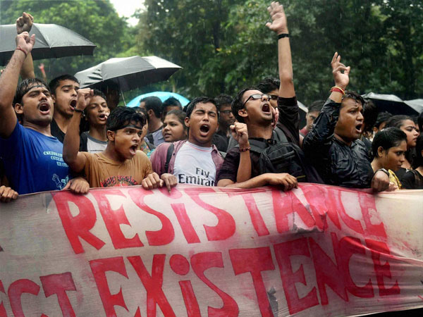 সমস্যায় ছাত্রছাত্রী এবং প্রবীণরা