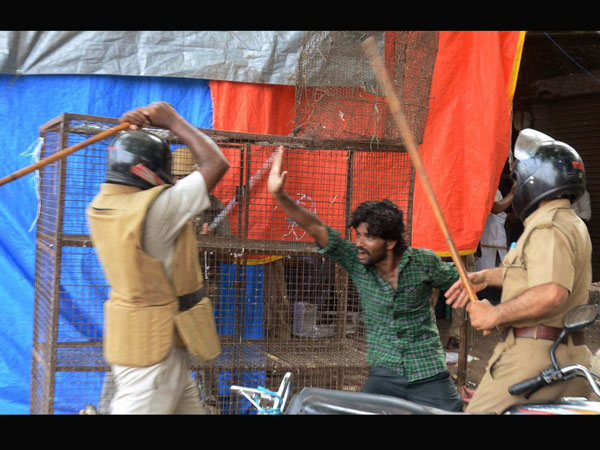নির্বাচনের মনোনয়ন ঘিরে উত্তাল মালদহের কলেজ, আহত ১০ নির্বাচনের মনোনয়ন ঘিরে উত্তাল মালদহের কলেজ, আহত ১০