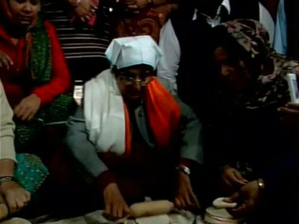 ঈশ্বর সেবায় কিরণ বেদী