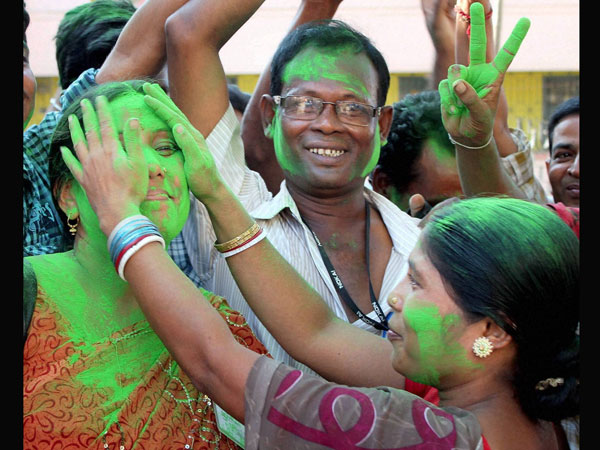 পশ্চিমবঙ্গ উপনির্বাচন: কেন হেরে গিয়েও ইতিবাচক দৃষ্টিভঙ্গি বিজেপির? পশ্চিমবঙ্গ উপনির্বাচন: কেন হেরে গিয়েও ইতিবাচক দৃষ্টিভঙ্গি বিজেপির?