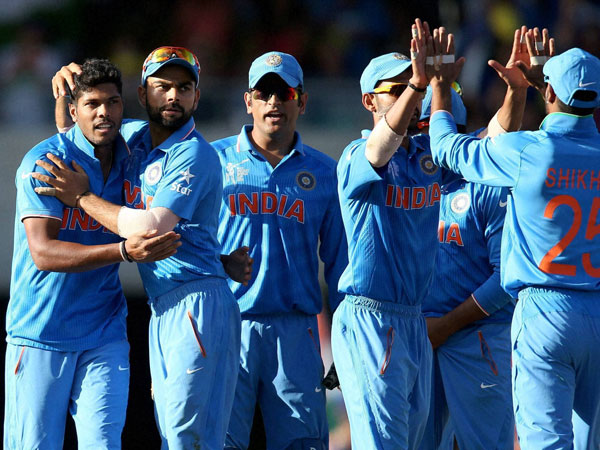 গরিমা জলে গেল? ভারতীয় ক্রিকেট দলকে আক্রমণ করছে অসহনীয় মিডিয়া-সমর্থকরা! গরিমা জলে গেল? ভারতীয় ক্রিকেট দলকে আক্রমণ করছে অসহনীয় মিডিয়া-সমর্থকরা!