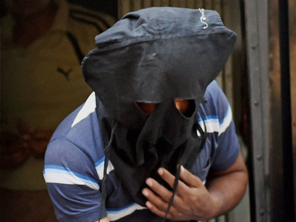ঢাকায় ব্লগার হত্যা : চারজনের বিরুদ্ধে খুনের মামলা দায়ের ঢাকায় ব্লগার হত্যা : চারজনের বিরুদ্ধে খুনের মামলা দায়ের