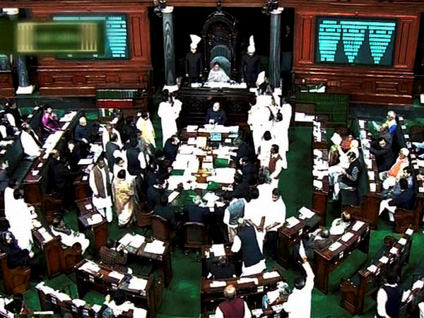 কৃষক মৃত্যুর ঘটনায় উত্তাল হল লোকসভা, ওয়াকআউট বামেদের কৃষক মৃত্যুর ঘটনায় উত্তাল হল লোকসভা, ওয়াকআউট বামেদের