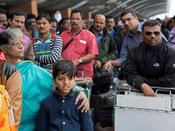 'জলের বোতল বিক্রি ৩২০ টাকায়' দেশে ফিরে নেপাল ভূমিকম্পের ভয়াবহ অভিজ্ঞতার স্মৃতিচারণ ভারতীয় পর্যটকদের 'জলের বোতল বিক্রি ৩২০ টাকায়' দেশে ফিরে নেপাল ভূমিকম্পের ভয়াবহ অভিজ্ঞতার স্মৃতিচারণ ভারতীয় পর্যটকদের