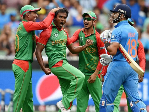 মুখোমুখি দুই দল
