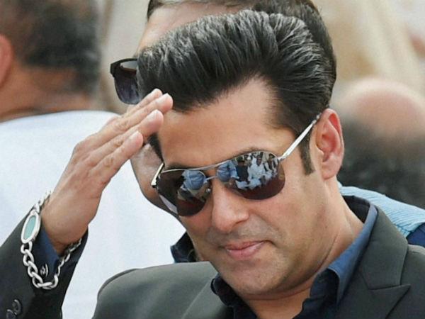 জেলে গেলেও 'ব্র্যান্ড ভ্যালু' বা জনপ্রিয়তা কমবে না সলমনের, মত বিশেষজ্ঞদের জেলে গেলেও 'ব্র্যান্ড ভ্যালু' বা জনপ্রিয়তা কমবে না সলমনের, মত বিশেষজ্ঞদের