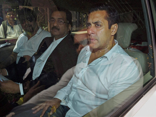 পরিচয় পত্রের অভাব