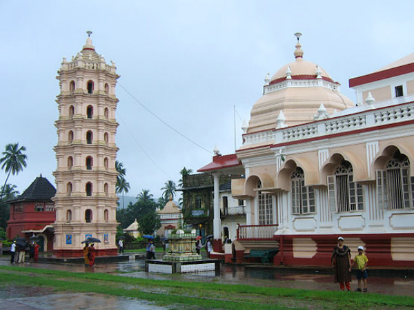 মঙ্গেশী টেম্পল