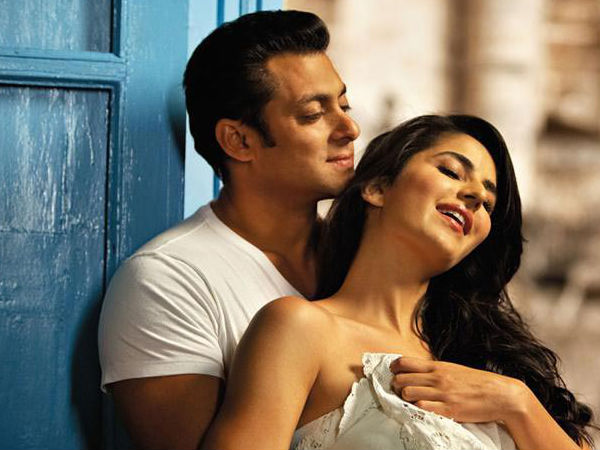 পুরনো প্রেমিকা ক্যাটরিনাকে ভুলতে পারছেন না সলমন! পুরনো প্রেমিকা ক্যাটরিনাকে ভুলতে পারছেন না সলমন!