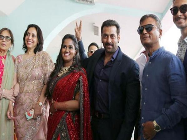 পরিবারের সঙ্গে