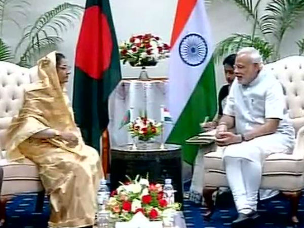 নরেন্দ্র মোদী ও বেগম রৌশন এরশাদ