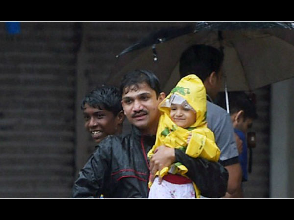জলমগ্ন মুম্বই